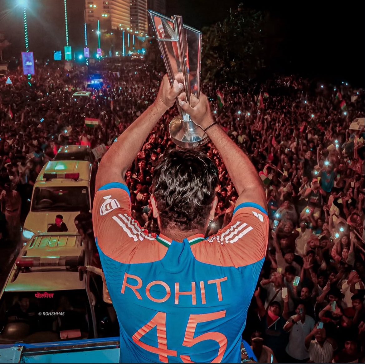 sohamdave45's tweet image. When your fun club is very passionate, even a negative trend in your fun club seems like paid PR to everyone. 😭🥶🙏🏻