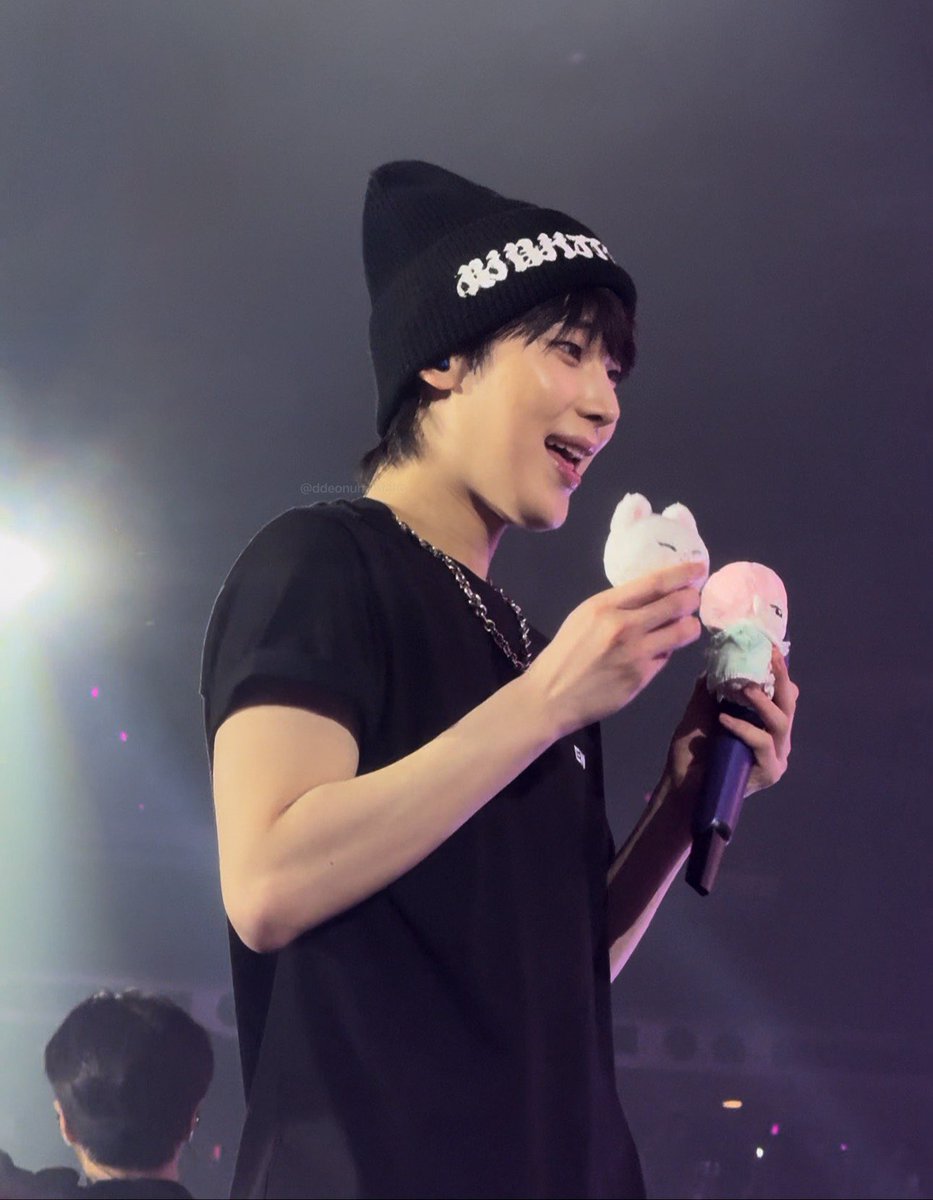 straykids スキズ　ポップアップ ポンチョ　フィリックス straykids スキズ ポップアップ バンチャン ポンチョ - メルカリ