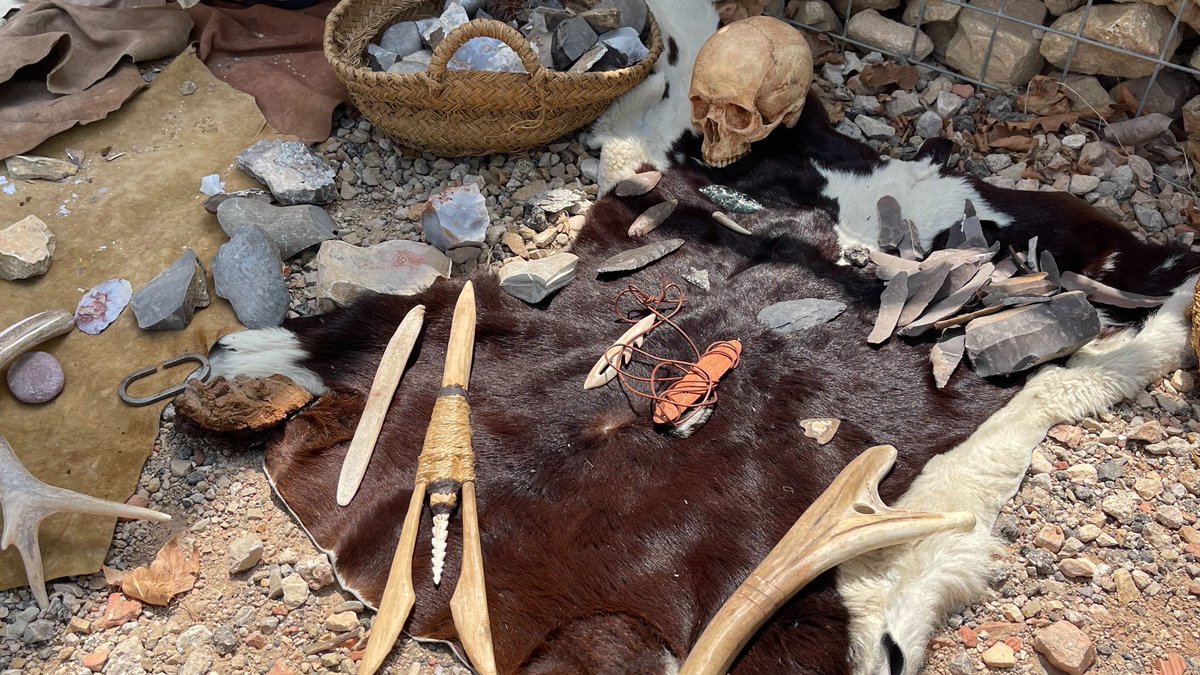 🔥 🦛 Com fabricaven els #Neandertals les seues eines, quin ús feien del foc o quins animals caçaven?

Vine a descobrir-ho en les #VisitesGuiades i #Tallers de la #CovaDelBolomor de #TavernesDeLaValldigna ✨

📆 12 i 19 d'octubre 🕚 11h

Reserves 📲 WhatsApp al 656 97 70 22