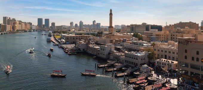 بين عبق الماضي وسحر الحاضر.. خور دبي الوجهة المثالية ليوم مليء بالاكتشافات، استمتعوا بجولة بين التاريخ، والثقافة، والطبيعة في مكان يجسّد روح المدينة الأصيلة. اكتشفوا الدليل الكامل ليوم ممتع في خور دبي #سياحة 