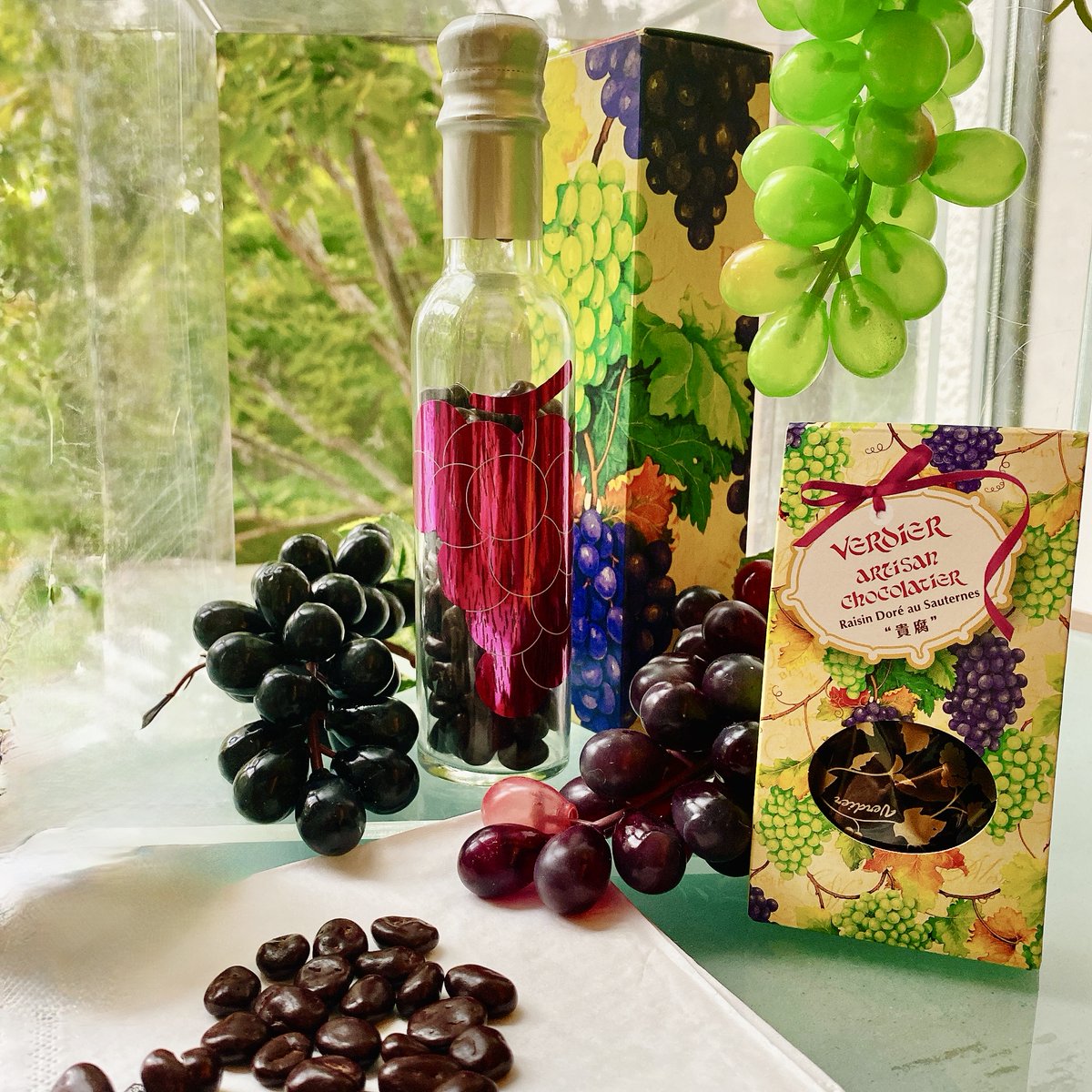 フランスのボルドーから、贅沢なレーズンチョコが届きました。甘い貴腐