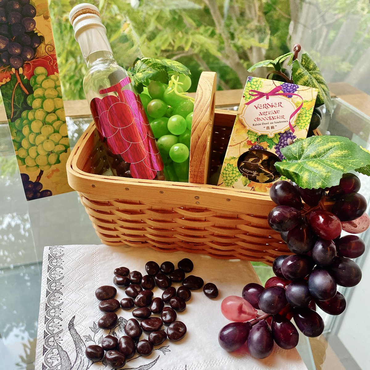 フランスのボルドーから、贅沢なレーズンチョコが届きました。甘い貴腐