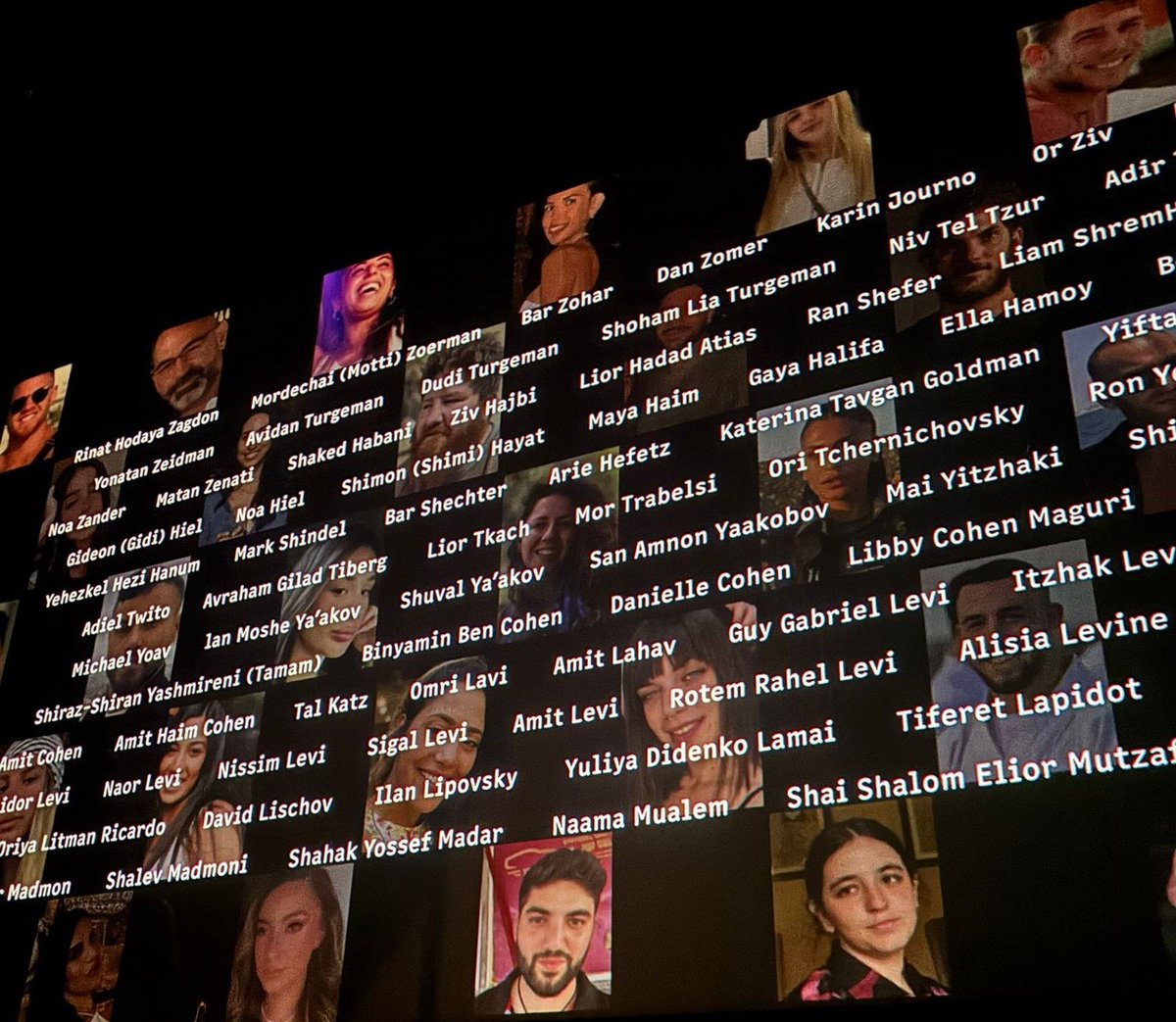 2 anos do massacre de 7 de Outubro, quando terroristas do Hamas assassinaram 1.200 pessoas, violaram mulheres, queimaram bebés e fizeram 250 reféns, incluindo portugueses.

“ #Israel não descansará enquanto todos não regressarem a casa ”.

<a href="/IsraelinPT/">Israel em Portugal🇮🇱🇵🇹</a> <a href="/Israel/">Israel ישראל</a> #BringThemHomeNow