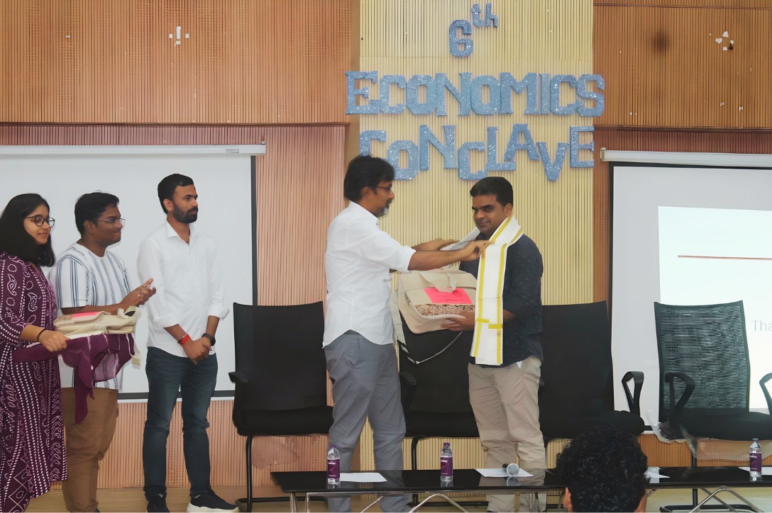 EcoFinHyderabad's tweet photo. 🎙️ Proud moment!
Dr. Mini Thomas P & Dr. Sunny K. Singh spoke at the 6th Economics Conclave hosted by the University of Hyderabad.
Topics:
📈 Tariffs & Trade Tensions
💹 Inflation Targeting: Review, Risks & Roadmap
@SinghSunny__
@minithomasp_phd
#bitshyd https://t.co/zn2MC3Q0Yj