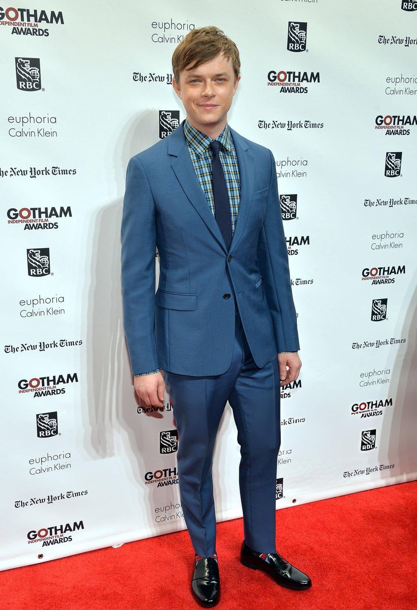 ChetPaxton's tweet photo. It been forever since I’ve done the red carpet, but I’m so happy to be doing it for #PowercamMNP. It’s a film I really believe will find its audience in the sci-fi, supernatural geek world that I have always belonged to. Great night celebrating at Dolby Theatre in L.A.! 👔 @Prada https://t.co/p5NjihUDKb