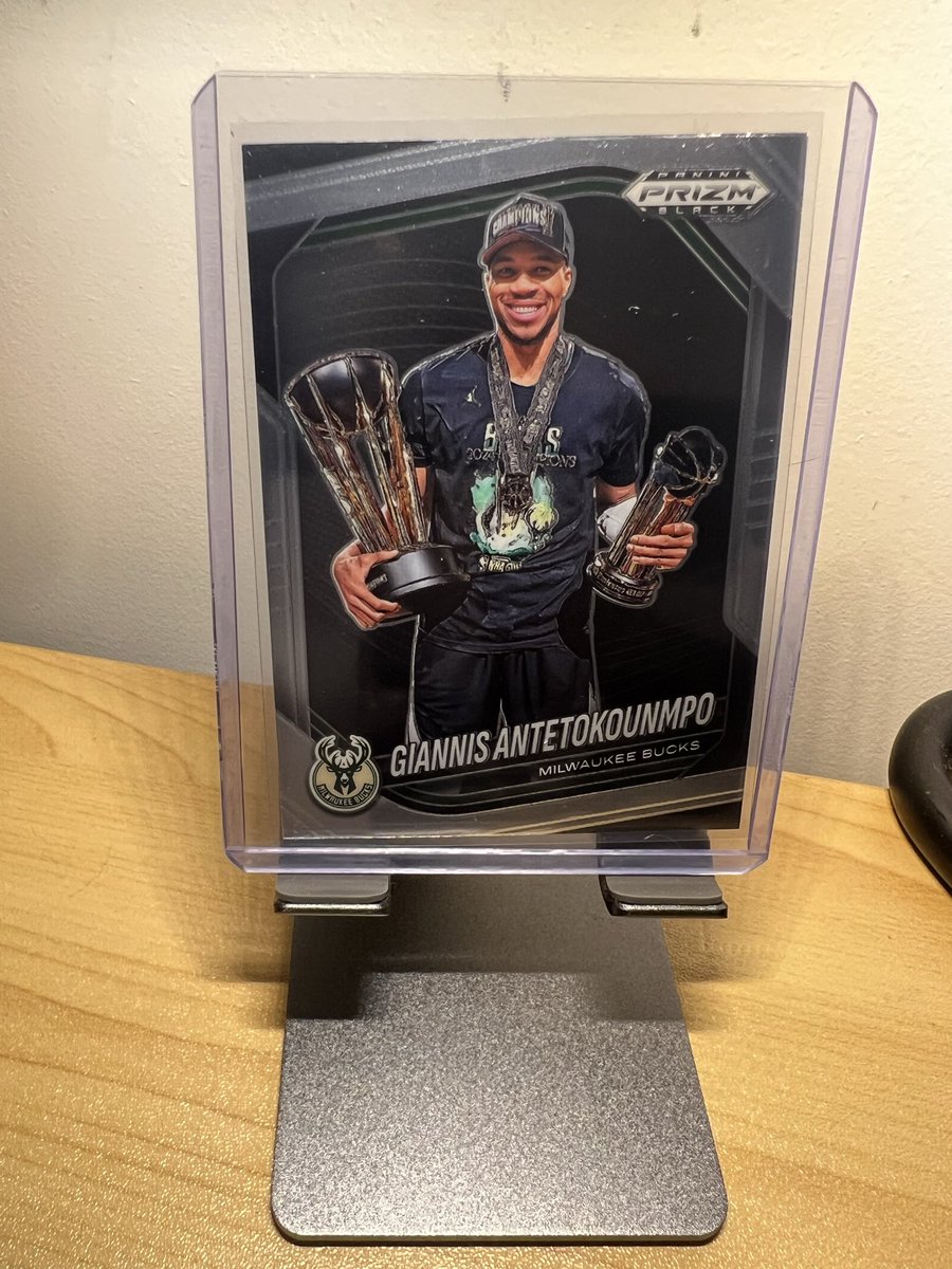 BasedCardGuy's tweet image. Check out 2024-25 Panini Prizm Black Giannis Antetokounmpo Prizm #159 - Milwaukee Bucks ebay.us/m/cEDTn7 #eBay via @eBay #TBBRepost #TBBCrew #CardsForSale #NBA #Prizm #PrizmBlack #Giannis #GiannisAntetokounmpo #Bucks #MilwaukeeBucks #NBAFinals