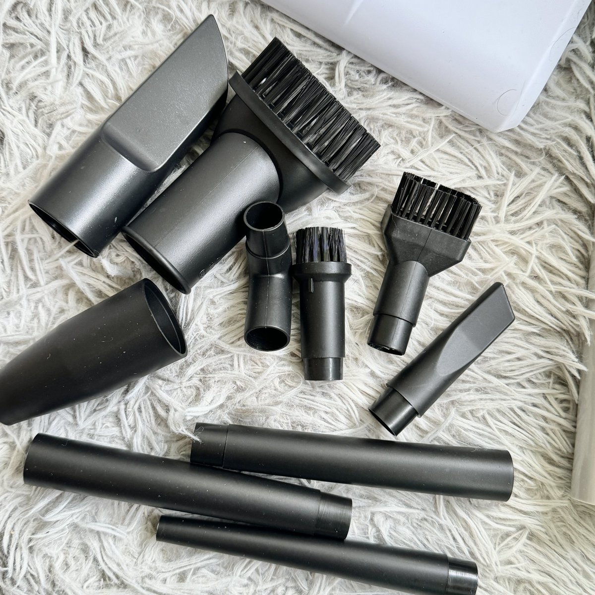 wch_reviews's tweet image. ป้ายยาเครืองดูดฝุ่นรุ่น Dust VC-A สีเทา สวยมินิมอลมาก สายไฟยาว 4.5 m ลากไปได้ไกลมาก มีตัวกรองฝุ่นละเอียดด้วยตัวกรอง HEPA มาพร้อมหัวแปรง 11 หัว ทำความสะอาดได้ทุกซอกทุกมุมเลย ดูดฝุ่นเล็ก และพวกขนสัตว์ดีเลย👍🏻
#SCEplus #Topvalue