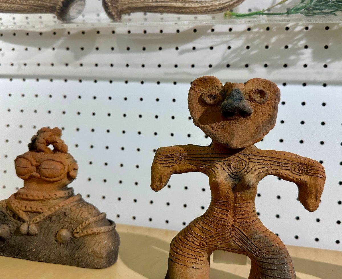 LOFT_KICHIJOJI's tweet photo. \北海道のクリエーターPOPUP「HOCLIP」開催中/
~クリエイター紹介~
「JOMON ARTSTUDIO(まだん)」
たくさんの土偶に会いにきてください。
■期間:10/1(水)~10/19(日)
※最終日は午後5時閉場
インスタグラム
https://t.co/jWjwchWfdv
#HOCLIP #北海道 #縄文 #まだん https://t.co/CEZ4d6l1EO