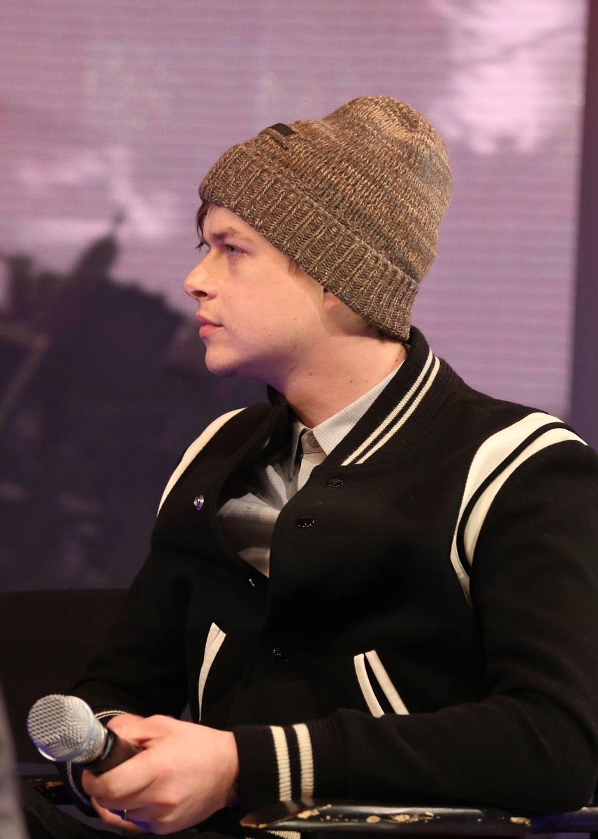 ChetPaxton's tweet photo. Felt so warm and cozy and fall ready at @GMA for #PowercamMNP! Best thing about working in New York City? Actor by morning, picking up my daughter from school by afternoon, and in the same clothes. https://t.co/wyUnPsaln5