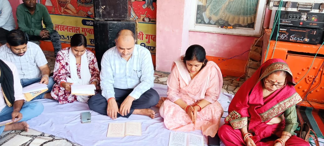 NPPBindki's tweet photo. आदि कवि महर्षि वाल्मीकि जी की जयंती के शुभ अवसर पर नगर पालिका बिन्दकी द्वारा नगर पालिका कार्यालय के बगल में प्रभु श्रीराम विराजमान मंदिर में सुन्दरकाण्ड का आयोजन किया गया.... 
#MaharshiValmikiJayanti 
@aksharmaBharat 
@SBM_UP 
@dmfatehpur 
@NagarVikas_UP https://t.co/OCAy19MAKv