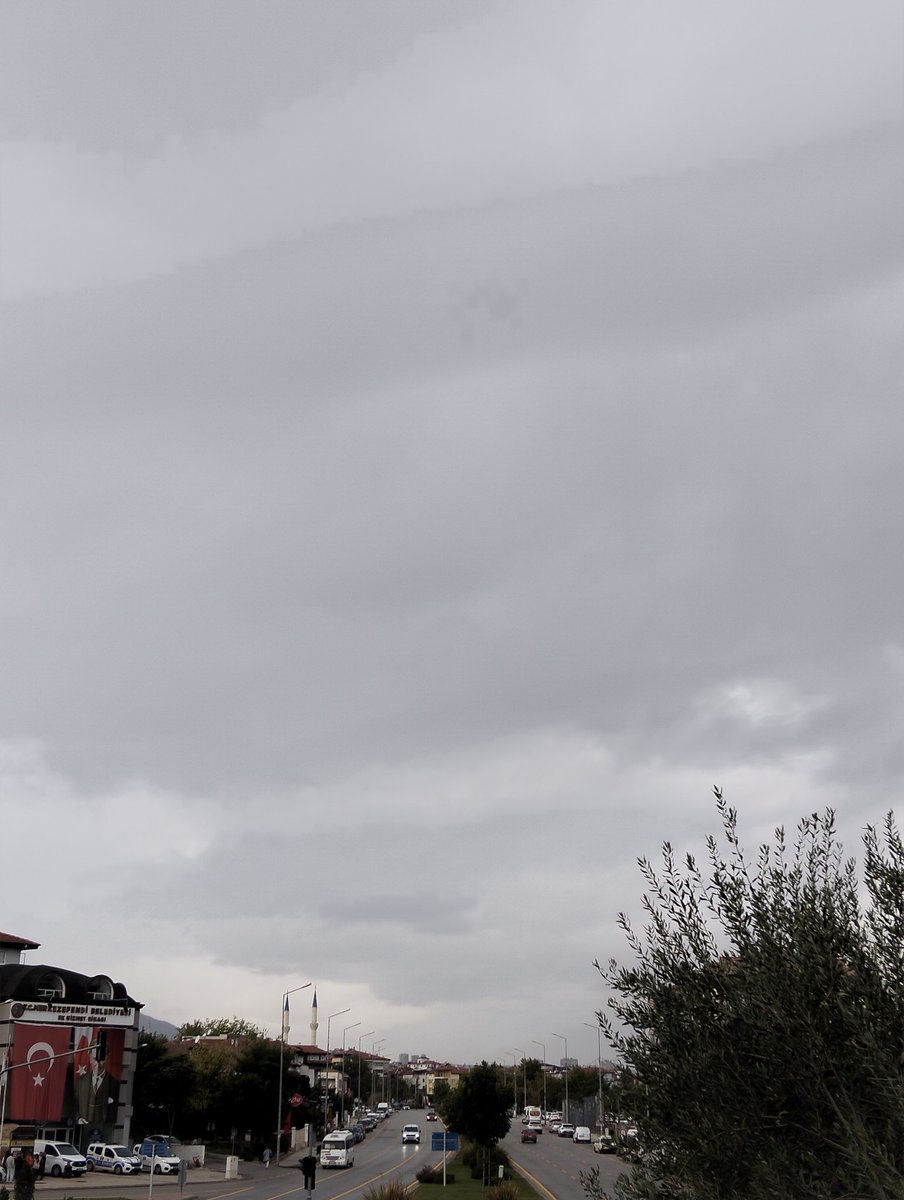 Bir #Salı günü #Hava ☁
KARANLIK
KASVETLİ Ve
KAPALI
tam #Ruh HASTALARININ sevdiği gibi 🥸
Havalar nasıl olursa olsun
Sizin havanız
AÇIK ve
AYDINLIK olsun
Bir fincan ☕ #Kahve ile tüm olumsuz HAVAYI
Değiştirebilen #Kalplere
#Selam olsun 🙋‍♂️
#Günaydın
#salı