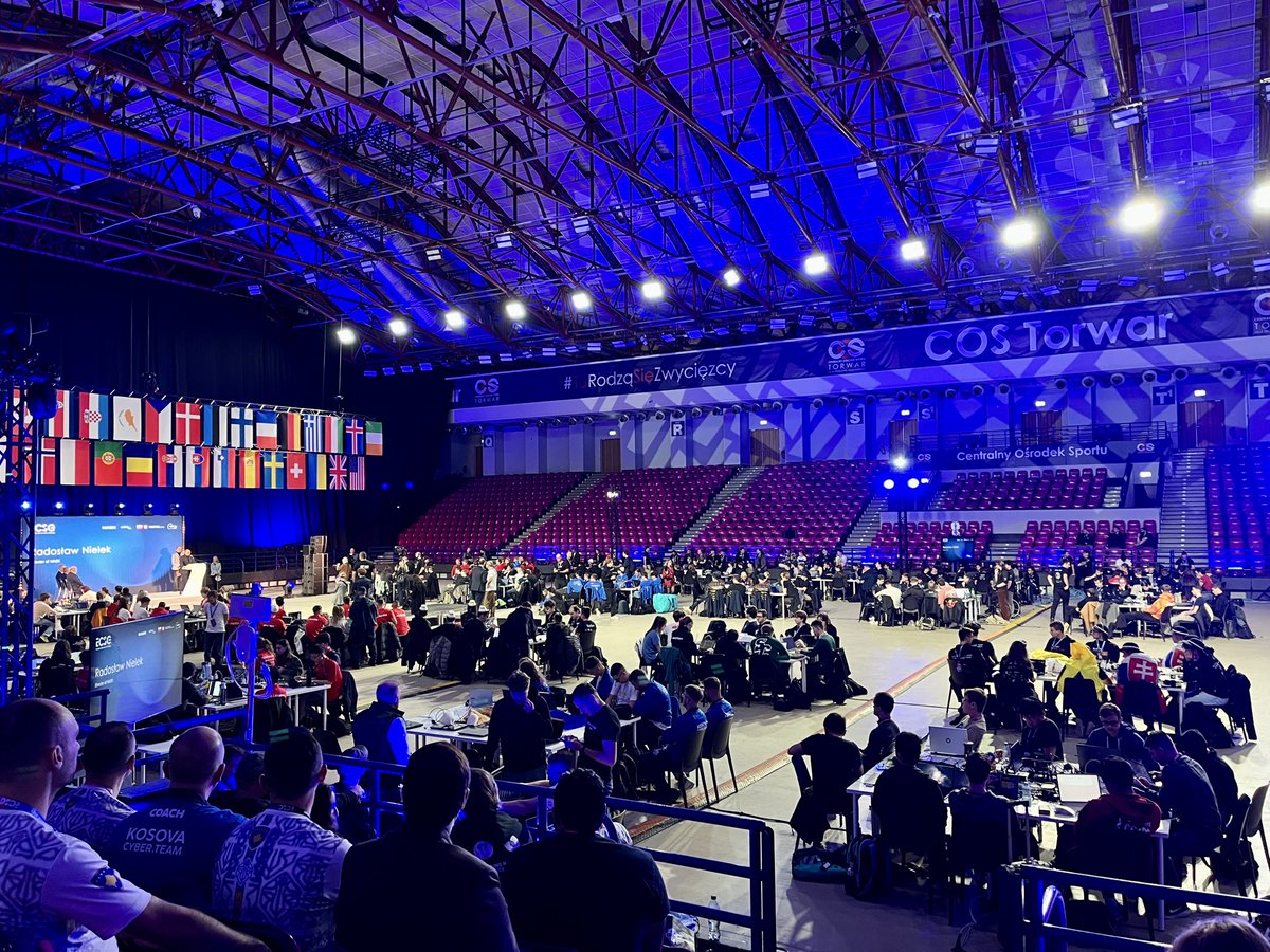 Trzymamy kciuki za #SlovakCyberTeam 🇸🇰🧑‍💻Warszawa gości finał największego konkursu dla młodych talentów w dziedzinie cyberbezpieczeństwa – #EuropeanCyberSecurityChallenge2025💪🛡️40 drużyn i 400 uczestników w wieku od 15 do 25 lat 🕹️#Hack #Compete #Connect