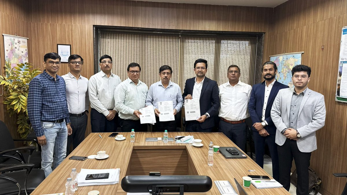 RailAnalysis's tweet image. #DBEngineering &amp;amp; Consulting signs #contract with #GMRC for #SuratMetro Rail Project #Phase1

Read more: railanalysis.in/metro/db-engin…

#Order #Partnership #GujaratMetro #Metro #Phase1 #Consulting #KfWBank #Collaboration #PublicTransport #UrbanMobility #UrbanTransit #RailAnalysis