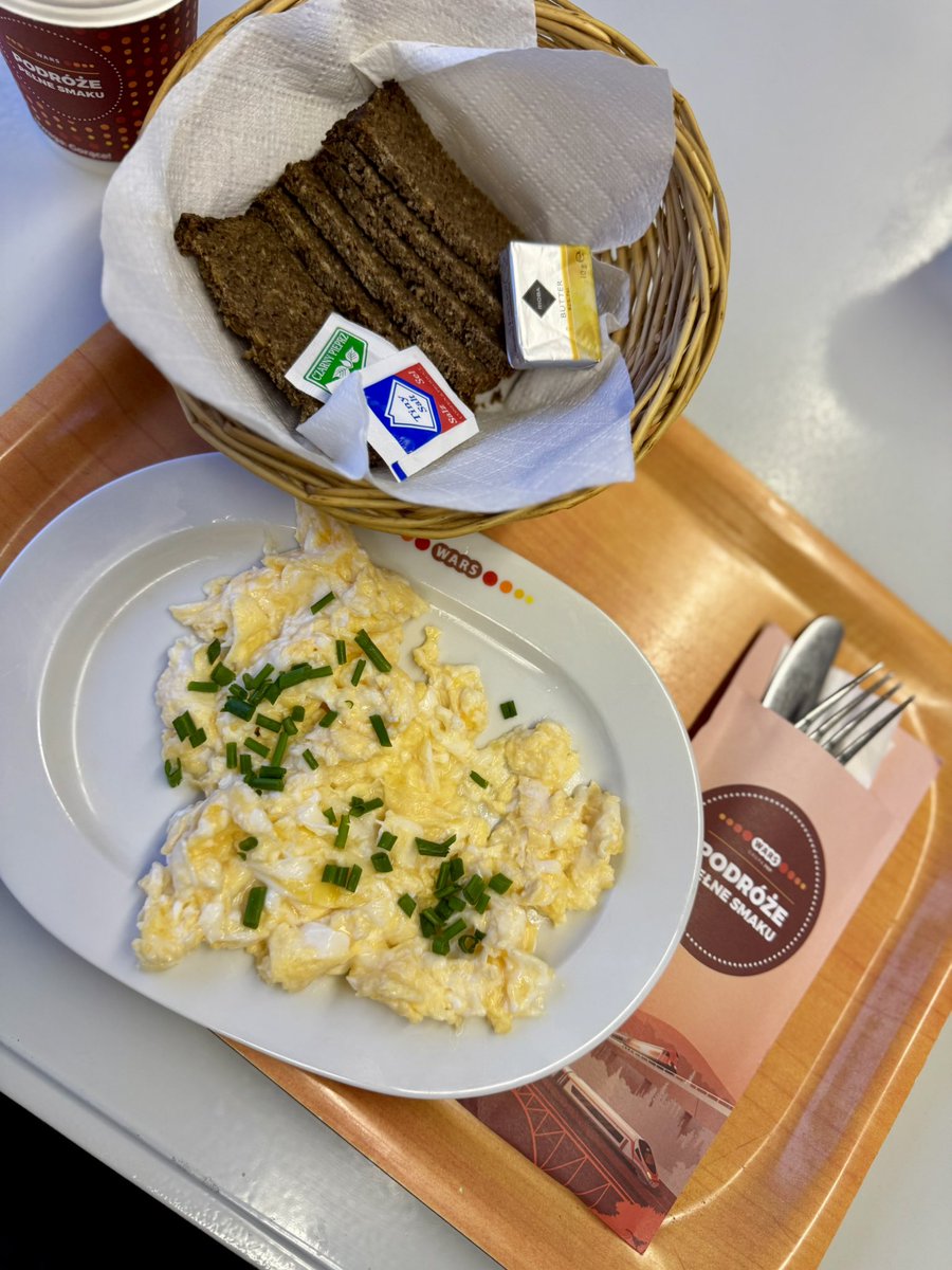 Peak śniadań polskiej gastronomii. 

22zł, zmieniający się pejzaż sa oknem gratis.