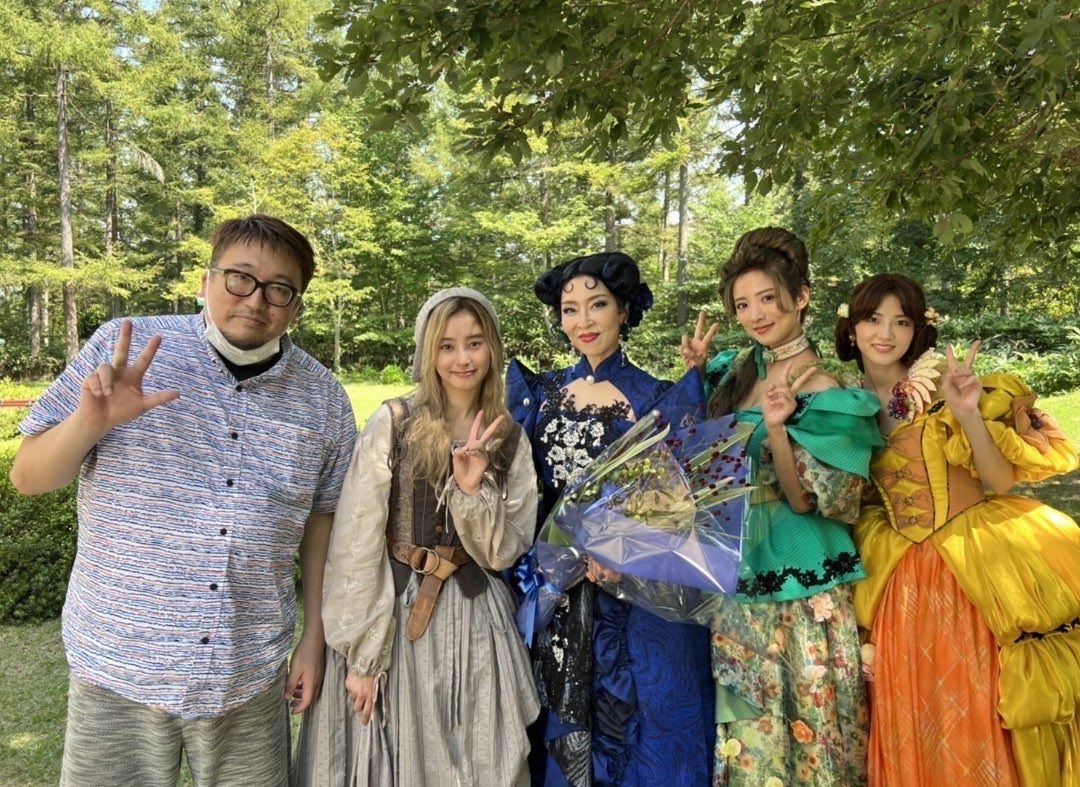 pyooonka's tweet photo. これ真矢みき素敵だった
自分の結婚式はこんな感じになりたい https://t.co/ptjrN6G6ir