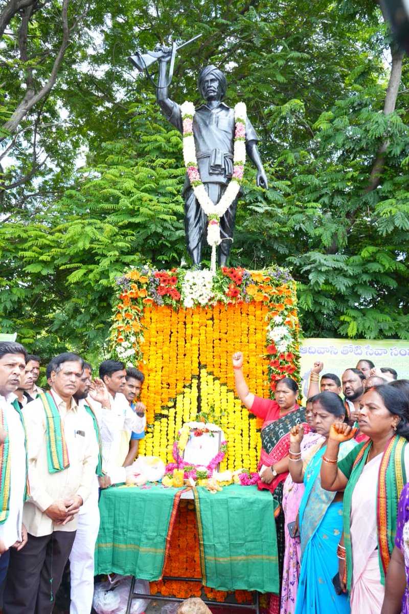 Disability President Mulugu Dist: (@srinivaspeddab5) on Twitter photo అస్తిత్వ ఉద్యమాలకు
ఆత్మగౌరవ పోరాటాలకు
నిత్య ప్రేరణ అందించే రణధీరుడు
ఆదివాసీ యోధుడు అడవితల్లి ముద్దు బిడ్డ
*🌺🌺🌺
<a href="/seethakkaMLA/">Danasari Seethakka</a>
పెద్ద బోయిన శ్రీనివాస్
వికలాంగుల సంక్షేమం సంఘం ములుగు జిల్లా అధ్యక్షులు అస్తిత్వ ఉద్యమాలకు
ఆత్మగౌరవ పోరాటాలకు
నిత్య ప్రేరణ అందించే రణధీరుడు
ఆదివాసీ యోధుడు అడవితల్లి ముద్దు బిడ్డ
*🌺🌺🌺
<a href="/seethakkaMLA/">Danasari Seethakka</a>
పెద్ద బోయిన శ్రీనివాస్
వికలాంగుల సంక్షేమం సంఘం ములుగు జిల్లా అధ్యక్షులు
