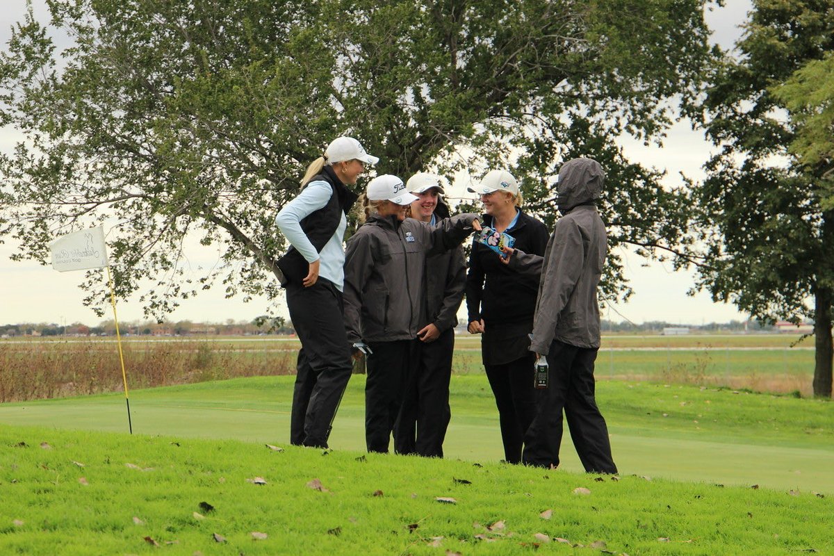 Wolves Golf tweet media