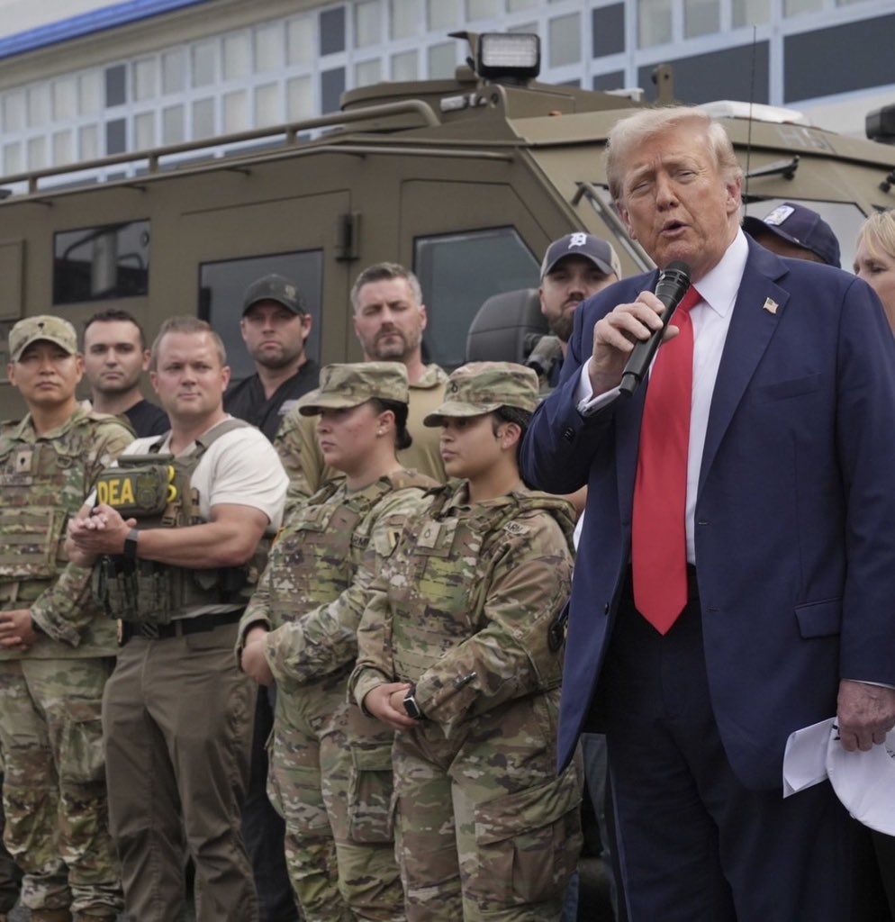 Mai_ASUR's tweet image. Do you support President Trump defying Chicago’s Mayor by sending in the National Guard ?