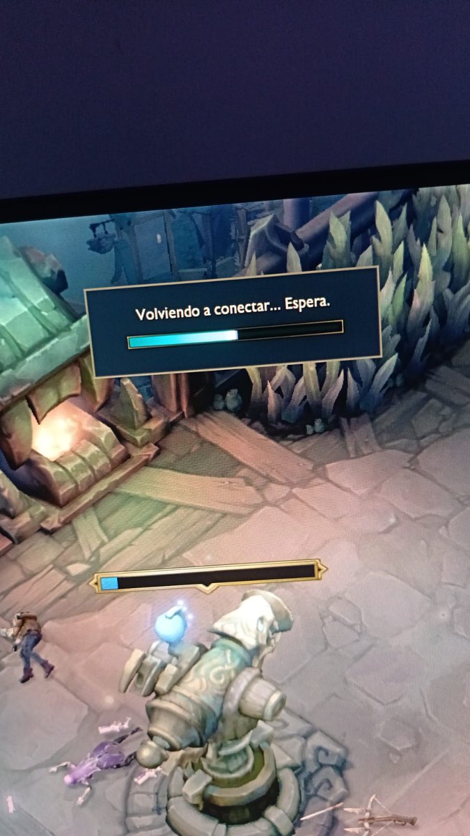 Gemiss14's tweet photo. Que está pazando akiiii #RiotGames #leagueoflegends #lan #server https://t.co/iKN9As48iS