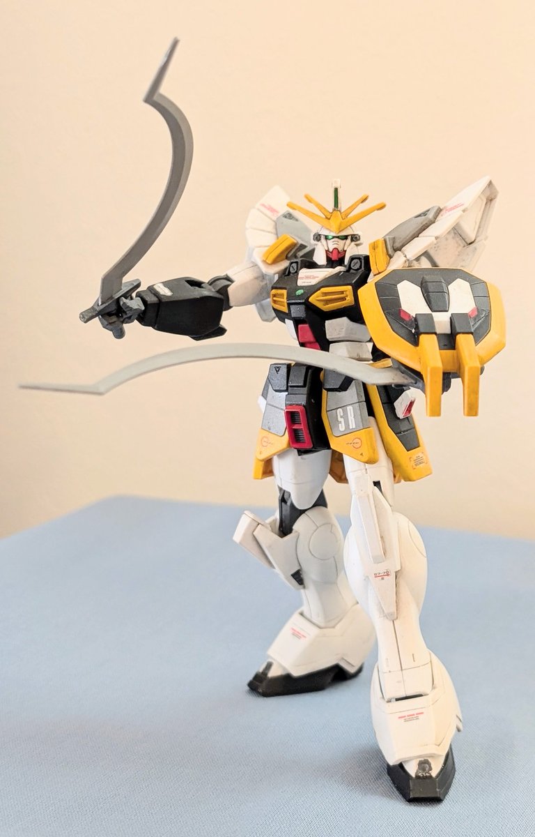 グッズ ―ガンプラ編④―
HG1/144 ガンダムサンドロック

ブッピガンと言えばこの機体。
コブラ顔のシールドが特徴的で、フリルのような両肩のシールドがなんともエレガント🐍

お友達のトロワさん（<a href="/Torowa_No3/">トロワ</a>）の作品です。
ありがとう、トロワさん。