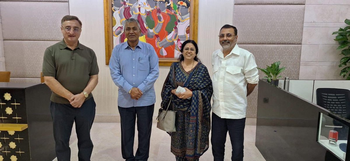 nishikant_dubey's tweet photo. माननीय प्रधानमंत्री @narendramodi जी ने संयुक्त राष्ट्र संघ के अधिवेशन में हमारे जैसे भाजपा के साधारण कार्यकर्ता को भारत का पक्ष रखने के लिए नामित किया है,आज मैं अन्य सांसद साथियों के साथ अमेरिका के न्यूयॉर्क शहर के लिए रवाना हुआ । गृहमंत्री अमित शाह जी,राष्ट्रीय अध्यक्ष नड्डा जी,लोकसभा अध्यक्ष बिरला @ombirlakota जी व संसदीय कार्य मंत्री किरण जी @KirenRijiju का आभार