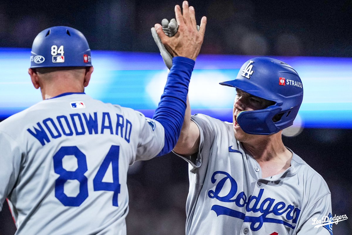 LosDodgers's tweet photo. ¡Los Dodgers se llevan el segundo juego de la Serie de División! https://t.co/uhnrcdjXIX