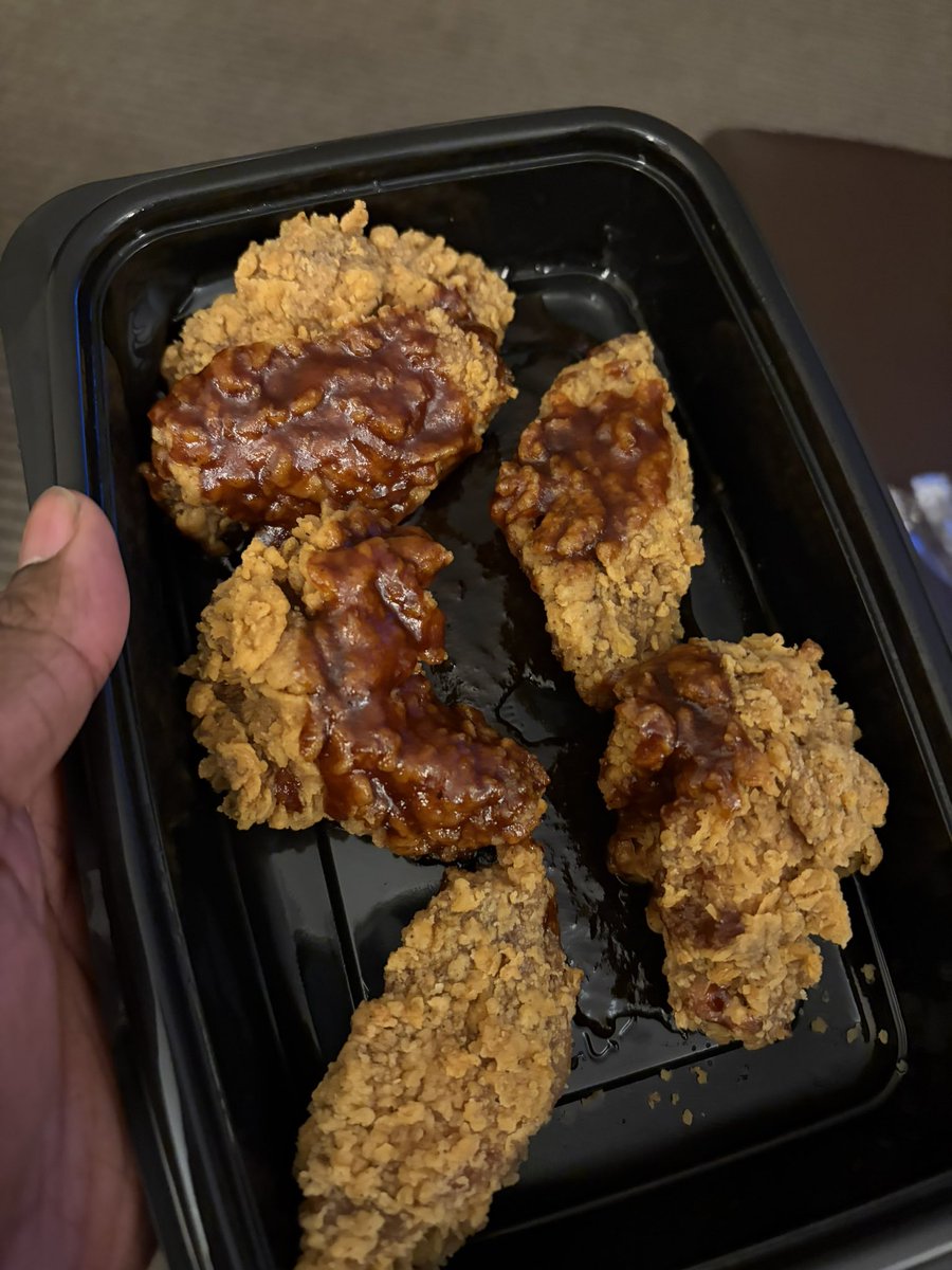 BoganEarl's tweet image. This is what I received. The restaurants need training.