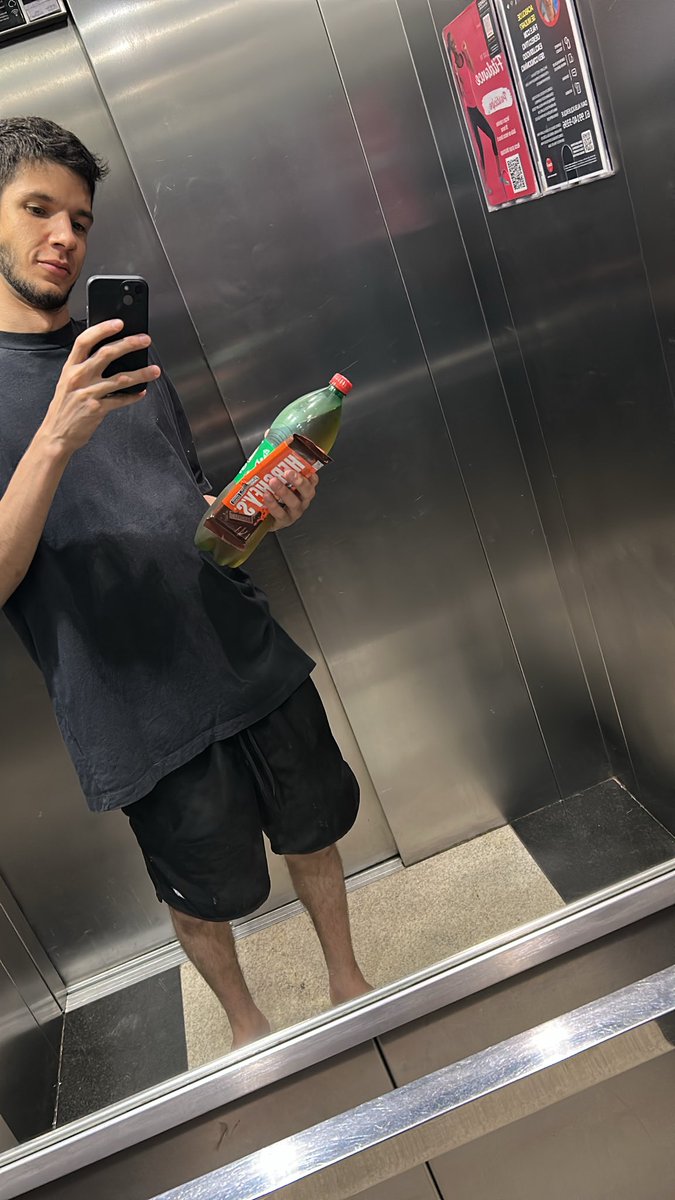 ribeirigor's tweet image. Boa noite seus otaro