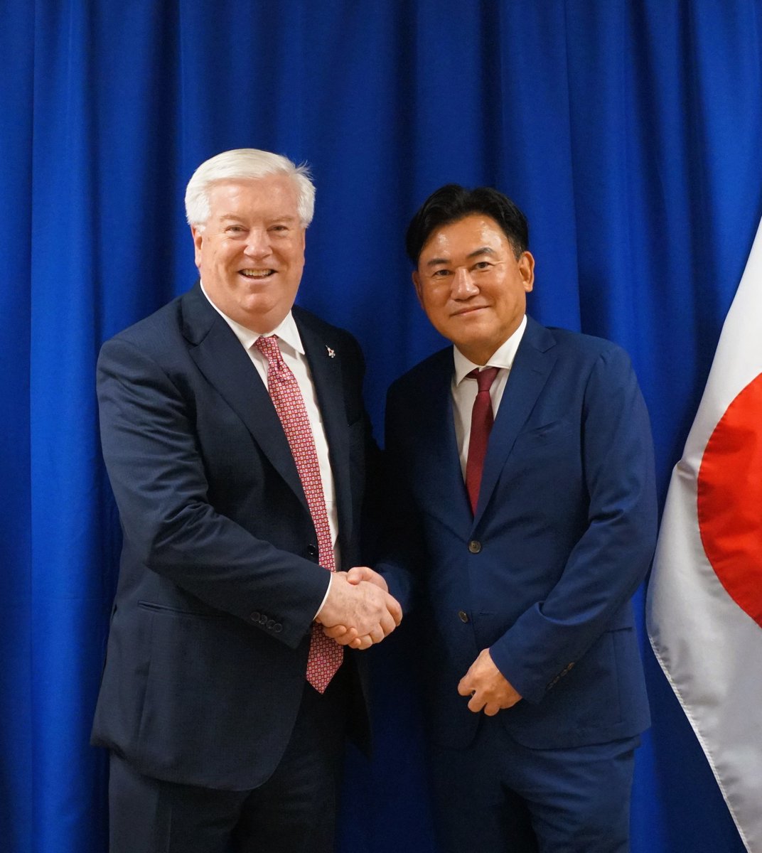 USAmbJapan's tweet image. Innovation and ideas drive business success. Entrepreneur, disruptor, and @RakutenGroup founder @hmikitani knows this better than anyone. Enjoyed our wide-ranging chat about the future of mobile networks, AI, and growing Rakuten’s presence in the 🇺🇸 market.
