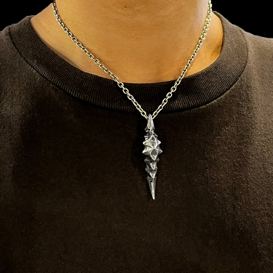 SILVER_GEEKS's tweet image. ギザギザとしたエッジ感が魅力のペンダント！

STRANGE FREAK DESIGNS
「ディレイン ホースシュー ペンダント」
ameblo.jp/silver-geeks/e…
「ディレイン ストレート ペンダント」
ameblo.jp/silver-geeks/e…
通販送料無料

#sfdjp
@STRANGE_FREAK