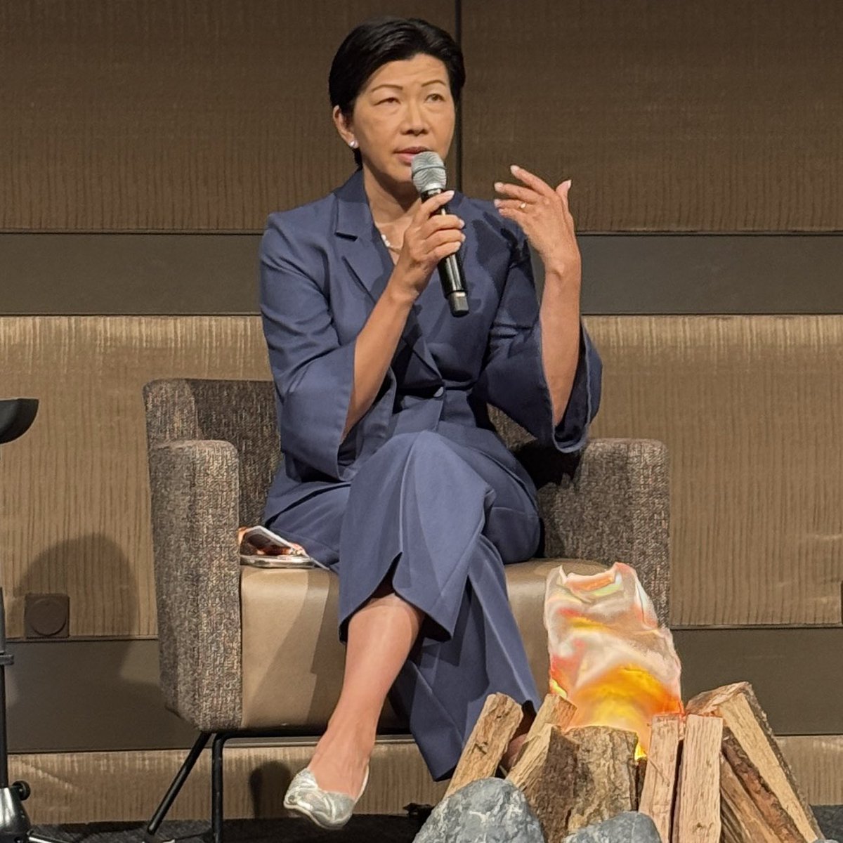 colecameron's tweet photo. .@KathyMatsui coined the term ‘womenomics’ in her groundbreaking 1999 research. At @T4ISummit, she emphasized the importance of giving Japan’s next PM a chance and looking beyond rhetoric to what she actually does once in office. - 🚀 #Tech4ImpactSummit 🇯🇵 https://t.co/WAz3SdYVVe