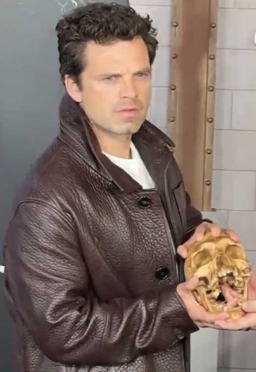sebastian with curls just hits different 😵‍💫