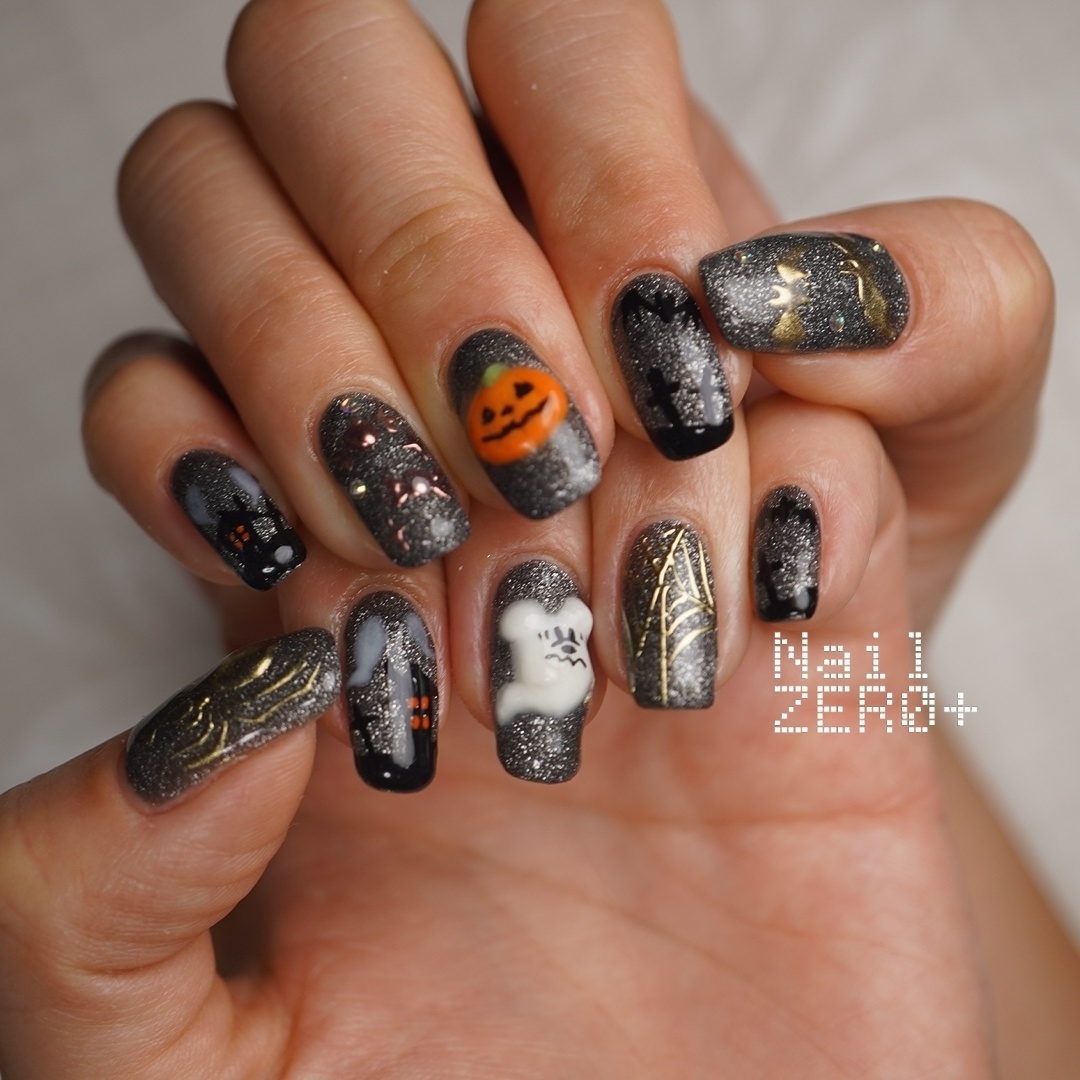 nailzero_plus's tweet image. ハロウィンデザインな蓄光ネイル
3Dのカボチャとオバケ
墓やオバケなどを合わせたデザインに
#蓄光  #ハロウィン #オバケ #3D 
こちらのデザインは2時間メニューです。
使用メーカー
ジェル：sofirah（...

詳細はこちら↓（ネイルブック）
nailbook.jp/design/9650287/