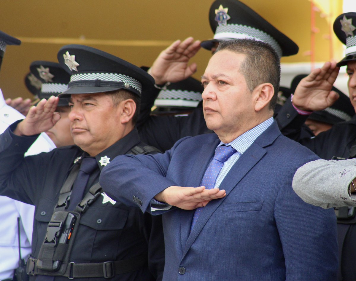 SSPPCSnAndresCH's tweet image. -¡Atención! ¡Saludar… ya! 🫡

🇲🇽 Como parte de los valores que nos rigen como integrantes de la #SSPPC, este día honramos a nuestro lábaro patrio durante la Ceremonia Cívica correspondiente al mes de octubre. 

#ContigoConstruimosSeguridad🤝🏻