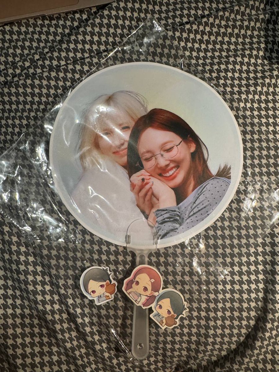 rated_dahyun's tweet image. skl patawid na kami papuntang vip parking c ng biglang nagkaroon ng connection tapos twt about this freebie nakita ko.. hindi na nagdalawang isip eh kumaripas agad papunta sa loc HAHAHAHA sumakses sa minayeon ko 🥰  #lateupload

maraming salami po @sassymyouii 💙💚