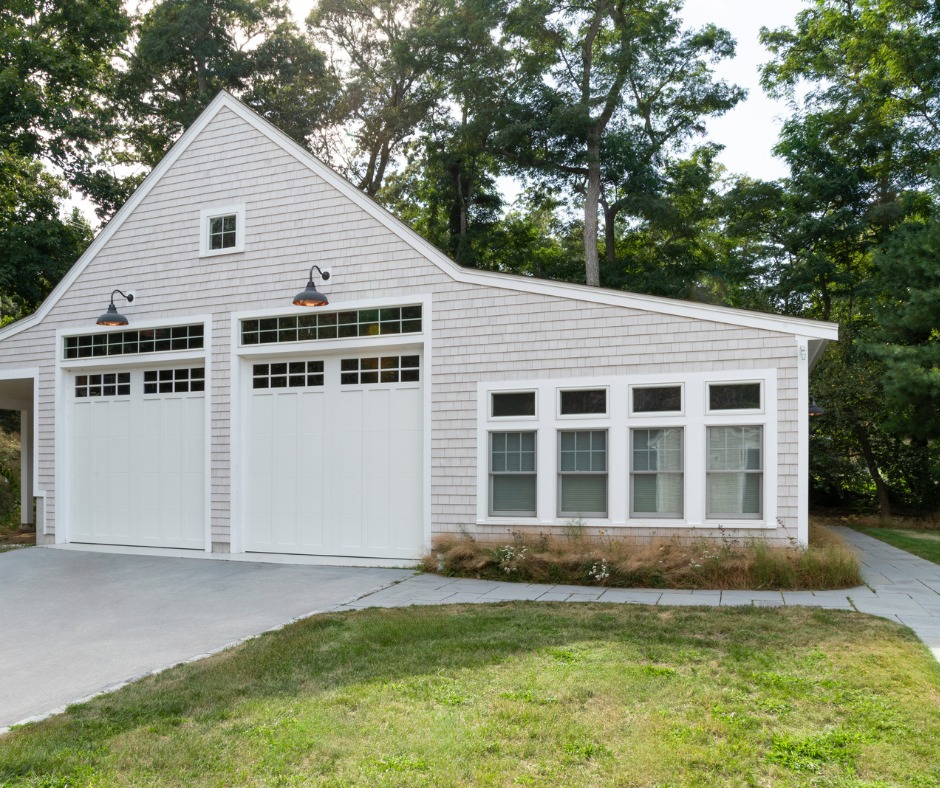 PhilbrookCC's tweet image. Can a finished pool house or garage addition ever feel like comfortable, livable space? The answer is an emphatic “yes.” New regulations regarding accessory dwelling units have made building one much more feasible.
#BuiltByPhilbrook #NewEnglandHome #CapeCodBuilder #ADU #DennisMA