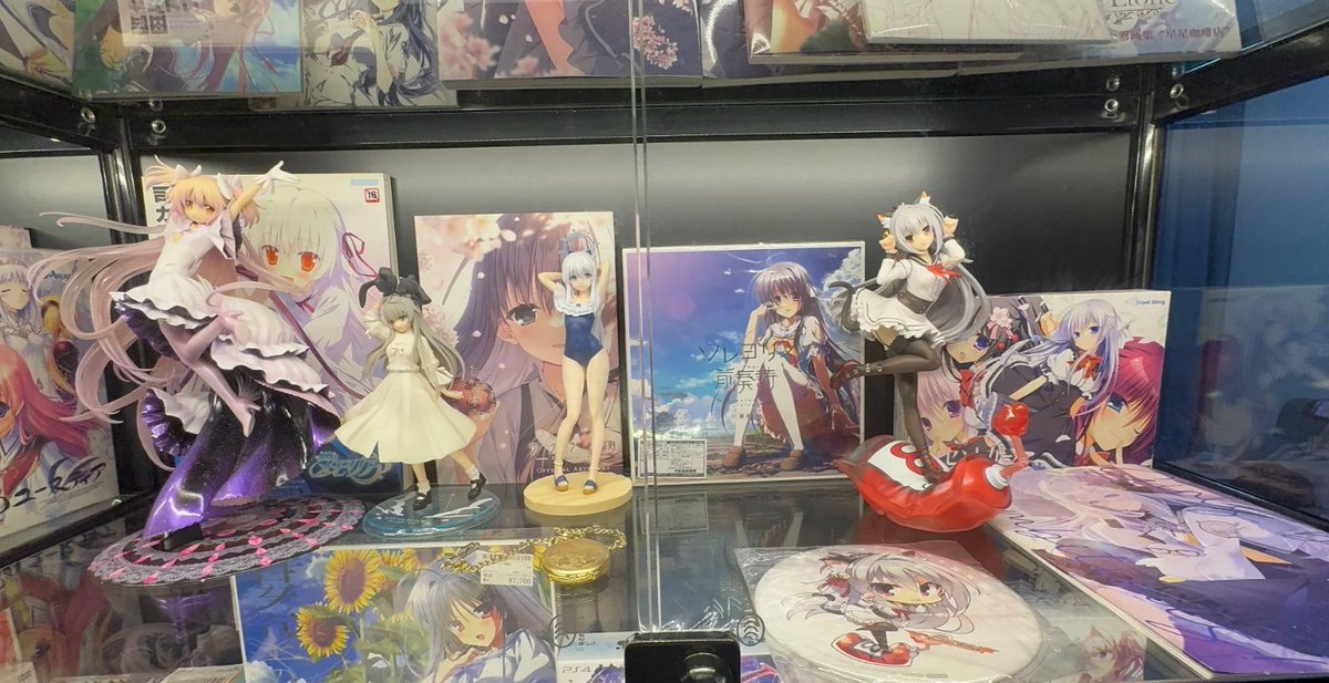 Johacsxevas's tweet image. 精巧なコレクションは、二次元のロマンと優しさが詰まっています。各フィギュアや画集には、一つ一つ素敵な物語が込められています💜✨  
#フィギュアコレクション #二次元 #アニメフィギュア #美少女 #オタク文化 #ACG #コレクター #癒し系