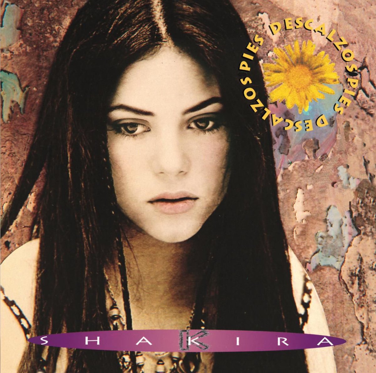 Para la navidad del 95, recuerdo que este fue el único regalo junto con un walkman que recibí de mi papá ! … tanto lo repetía que para ahorrar las pilas cogia un lapicero y le daba al carrusel del casette 🙊