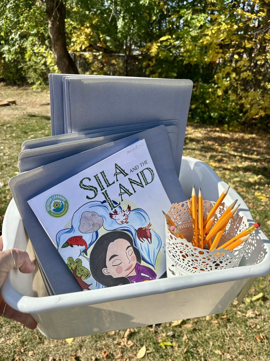 Ms_Bacon22's tweet photo. The weather was absolutely beautiful today! We started reading ‘Sila and the Land’ and discussed the importance of only taking what we need, and not more. @ocsbindigenous @ocsbEco @StMonicaOCSB https://t.co/VobivPfE36