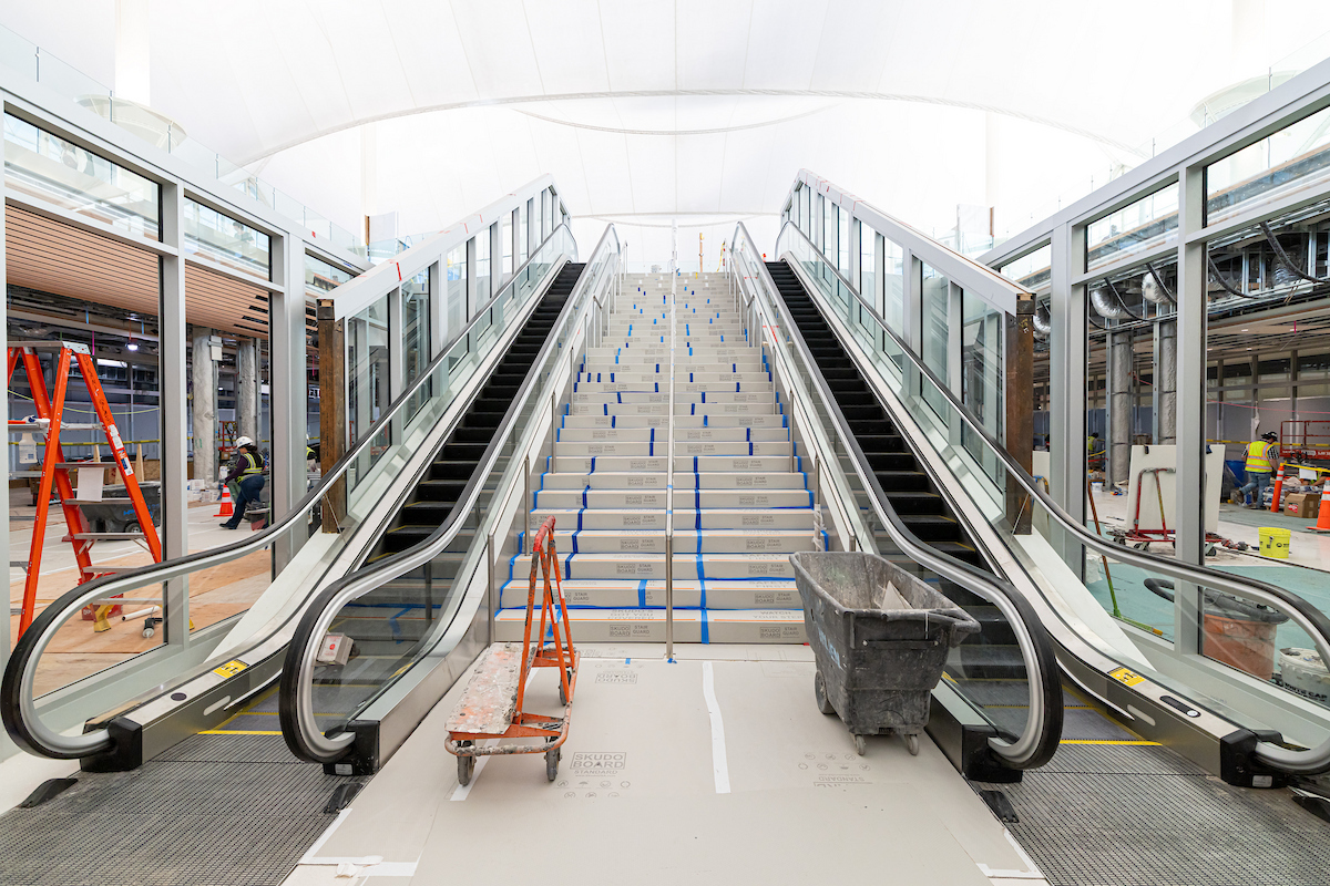 Denver Int'l Airport tweet media