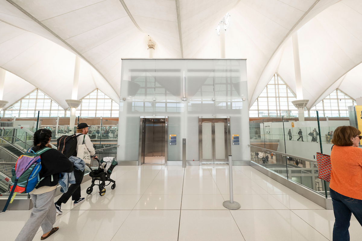 Denver Int'l Airport tweet media