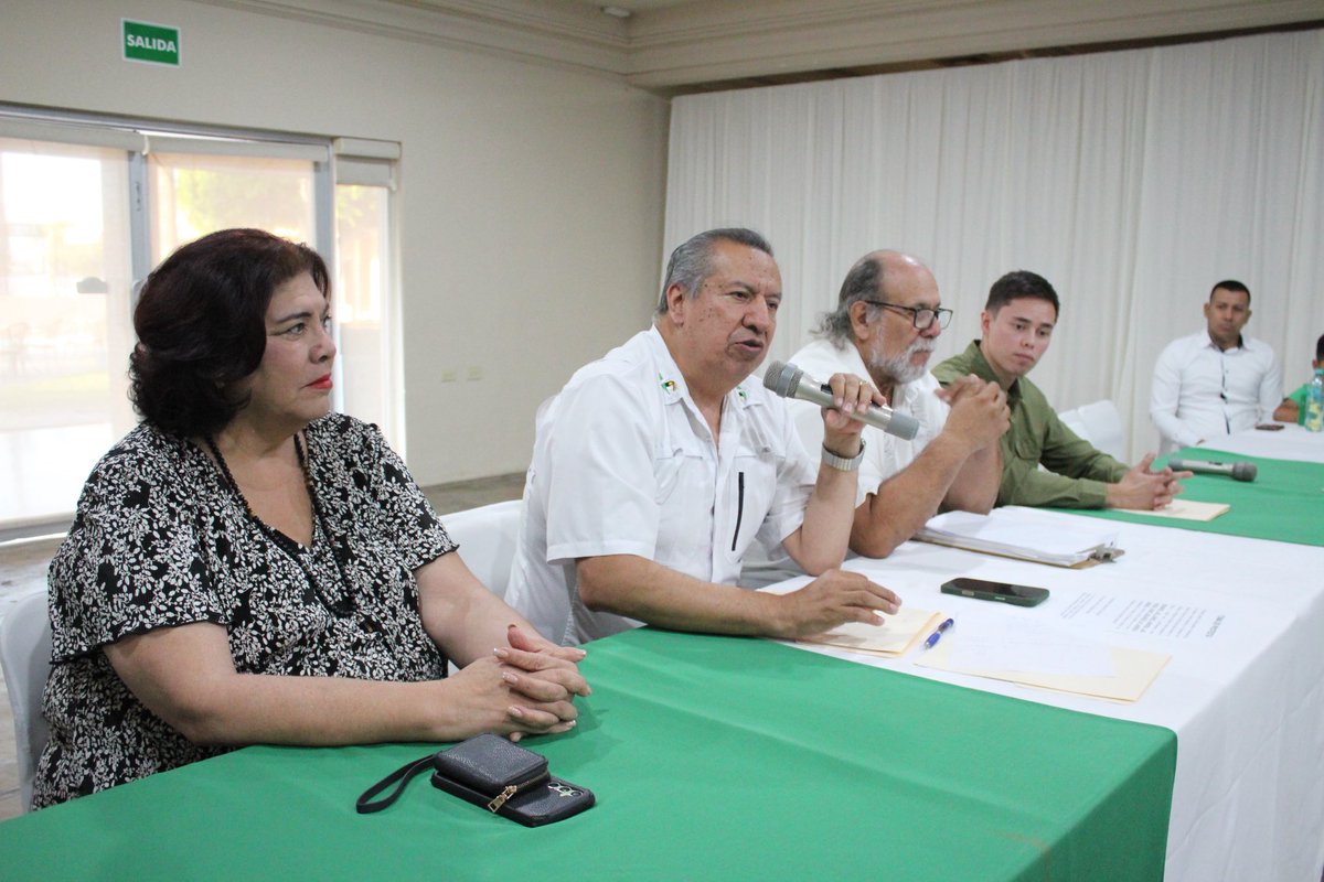 🌿 ¡El Verde sigue creciendo en Sonora!

De la mano del Dirigente Estatal <a href="/sergiolopezrmz/">Sergio López - PVEM Sonora</a>, en Caborca tomó protesta el Lic. Marco Antonio Valles Grosso como nuevo dirigente municipal del PVEM.

Seguimos fortaleciendo nuestra presencia y campaña de afiliación por Sonora.✅