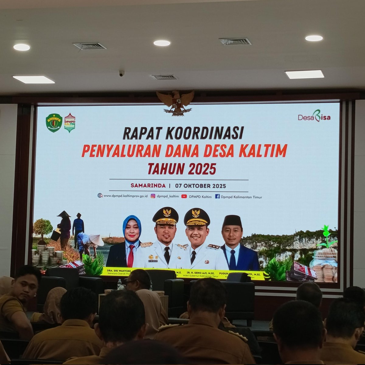tpp_berau's tweet photo. Rakor Penyaluran Dana Desa Tahap 2 Tahun 2025 ini diselenggarakan di Aula Pertemuan DPMPD Kaltim(7/10/2025). 
.
#tppprovkaltim
#tppberau
#tpphadiruntuksemuaDesa
#BangunDesaBangunIndonesia
#DesaTerdepanUntukIndonesia https://t.co/E6cGTniNMz