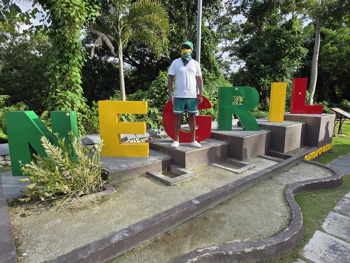 Kevoskii's tweet photo. #Jamaica https://t.co/hz13SCEmNS