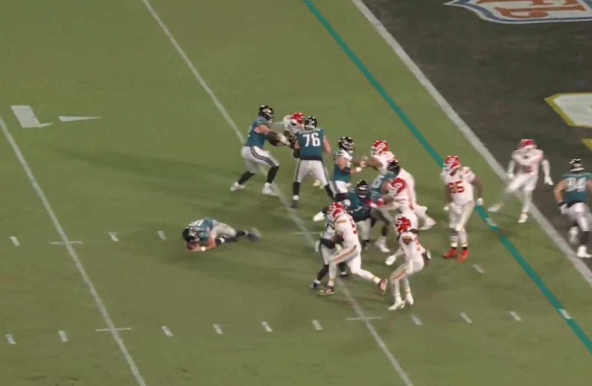 Trevor Lawrence scored during this play btw