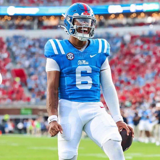 HaydenShap49's tweet image. My Heisman rankings…

1 Moore @oregonfootball 
2 Bain Jr. @CanesFootball 
3 Trinidad Chambliss @OleMissFB 
4 Carson Beck #MiamiFootball #UMiami 
5 Fernando Mendoza @IndianaFootball 
6 Ty Simpson @AlabamaFTBL 
7 John Mateer @OU_Football 
8 Arvell Reese @OhioStateFB 
9 Sawyer