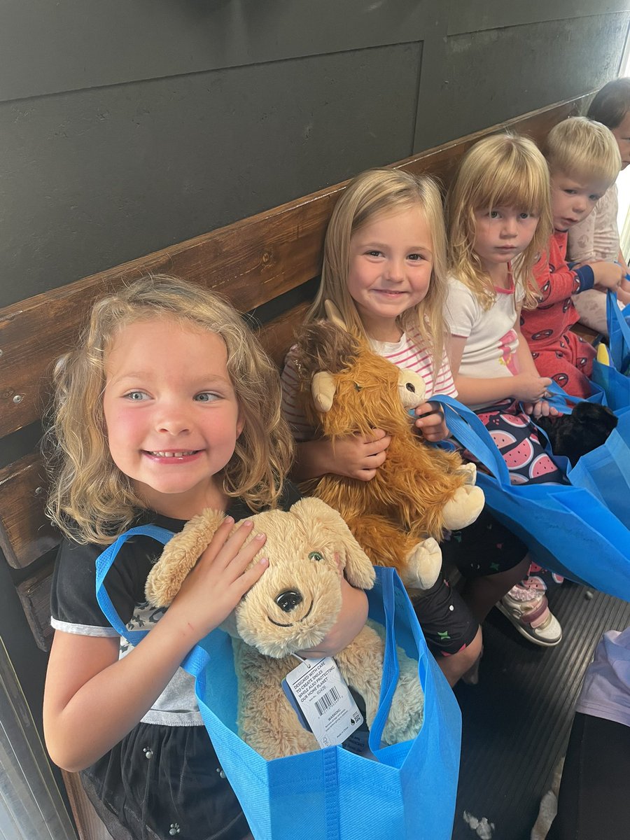 DrJKephart's tweet photo. The stuffing truck showed up @sdow_elc today for the WINGS Buddy-a-thon! The kids π₯° loved their new βReaders ROCKβ stuffed friends. π§Έππ€© #BlueJayPRIDE #ReadersROCK https://t.co/n1sNlWYu0o