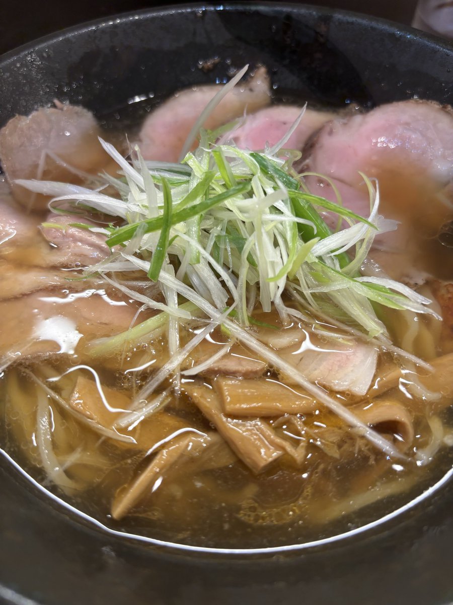 nobuyanobuya1's tweet image. 天満 おいでやす通りの 哲勝で 肉醤油食べました 限定ばかり食べて 醤油ラーメン食べるの初めて めっちゃ美味しいです^ ^