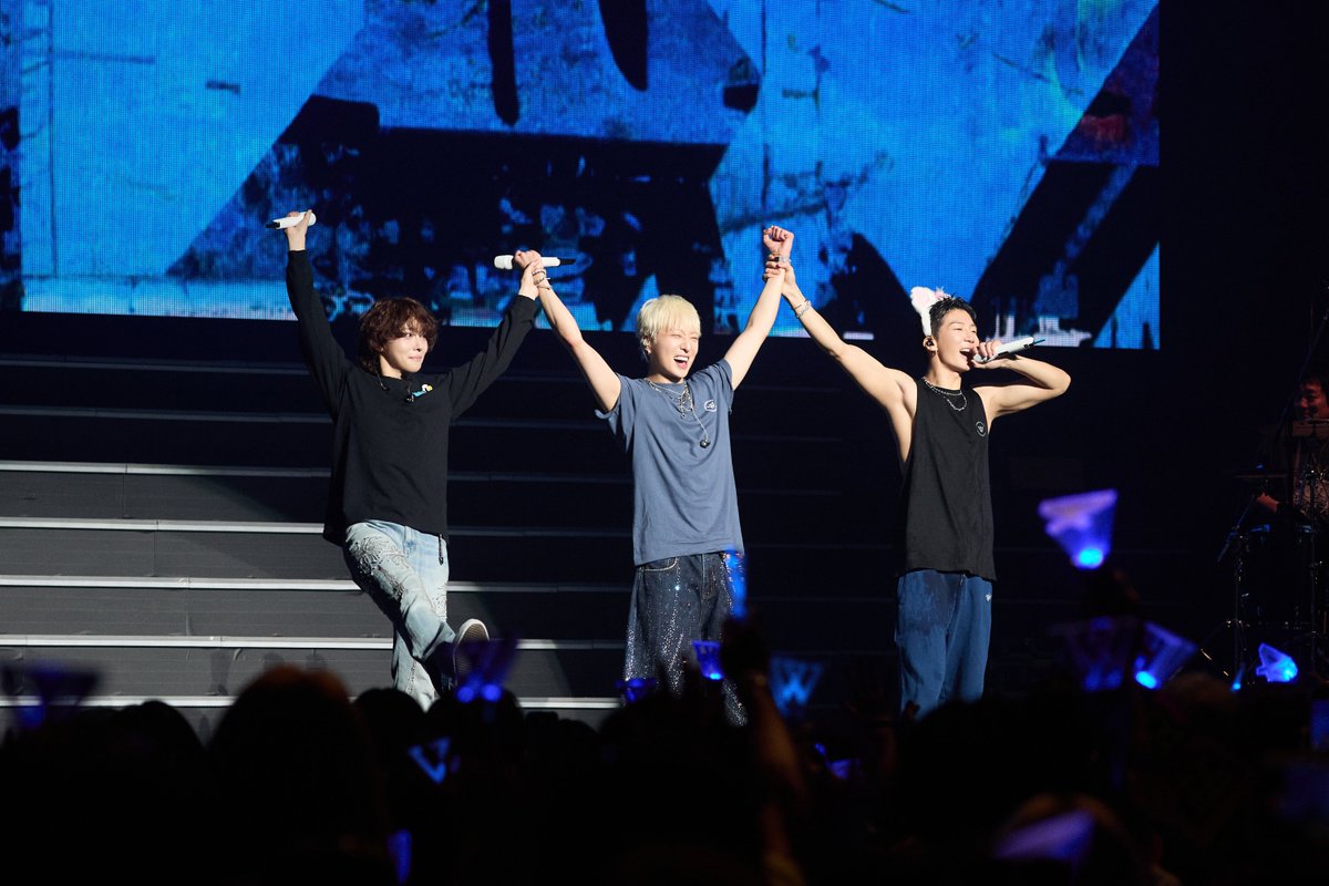 YGJAPANofficial's tweet image. 【#WINNER】

𝟐𝟎𝟐𝟓 𝐖𝐈𝐍𝐍𝐄𝐑 𝐂𝐎𝐍𝐂𝐄𝐑𝐓 
[𝐈𝐍 𝐎𝐔𝐑 𝐂𝐈𝐑𝐂𝐋𝐄] 𝐉𝐀𝐏𝐀𝐍 

東京公演の熱いステージを大公開❤️‍🔥

🚨FINAL公演 FC先行受付 本日10/7(火)まで

📍大阪府立国際会議場 メインホール (グランキューブ大阪)
🗓️12/13(土) 18:00

FINAL公演もWINNERと一緒に…