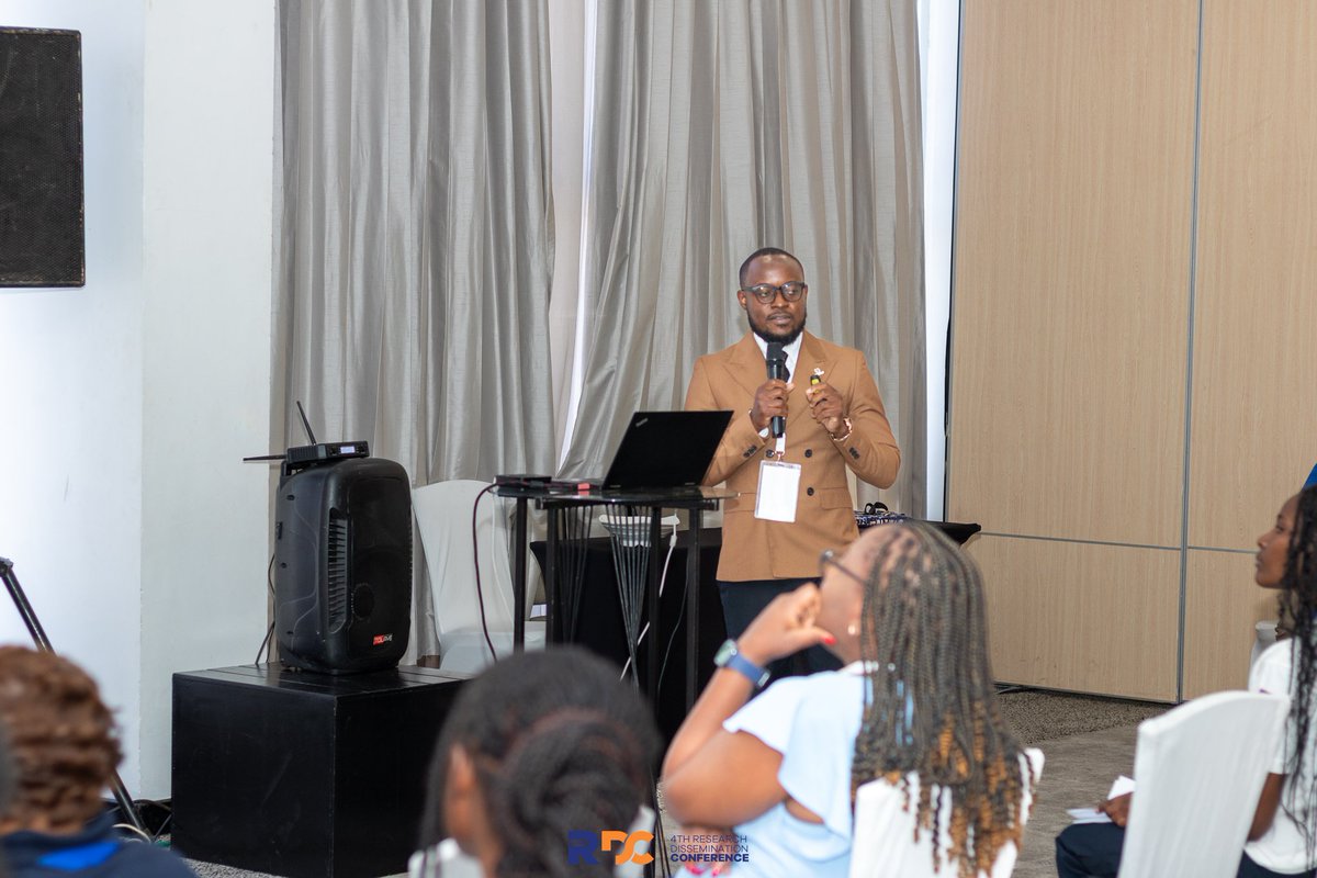 KuhesHepu's tweet photo. The final day, Day 3, was a showcase of HEPU's research prowess! Several of our researchers delivered outstanding oral presentations during the breakaway sessions, sharing their latest findings. ๐
#OralPresentation #ResearchDissemination https://t.co/lnZVoqBldp